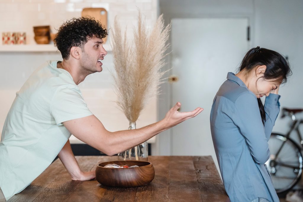 7 Powerful Signs It’s Time to Leave an Unhealthy Relationship (And Protect Your Wellbeing) 1 usundt parforhold?